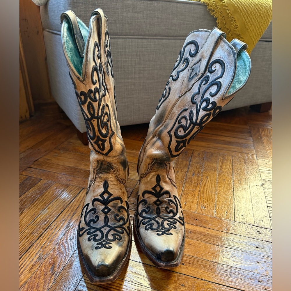 Corral Women’s Cord Stitch Cowgirl Boots - Snip Toe - C3009 - Size 9M | Like New